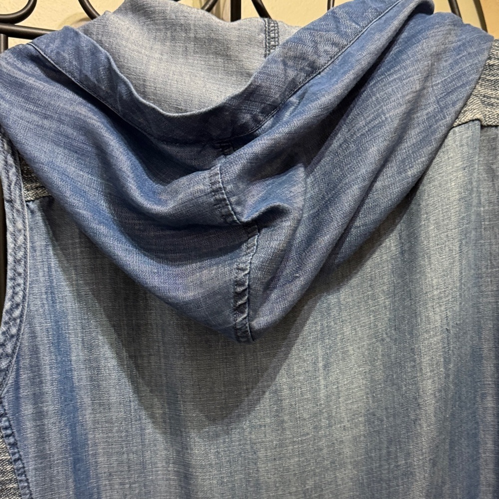 Hooded Vest with Zipper Zenergy by chicos 2 - Picture 10 of 13